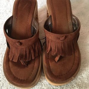 Moccasin Wood like slip ons